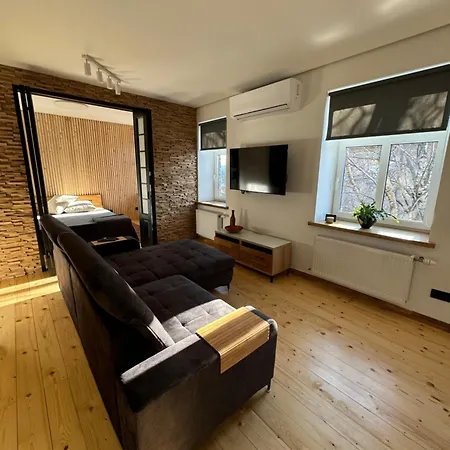 Timber Tale With Free Parking And Self Check-in